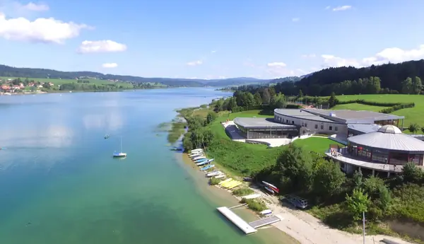 La base nautique de Malbuisson sur le lac de Saint-Point